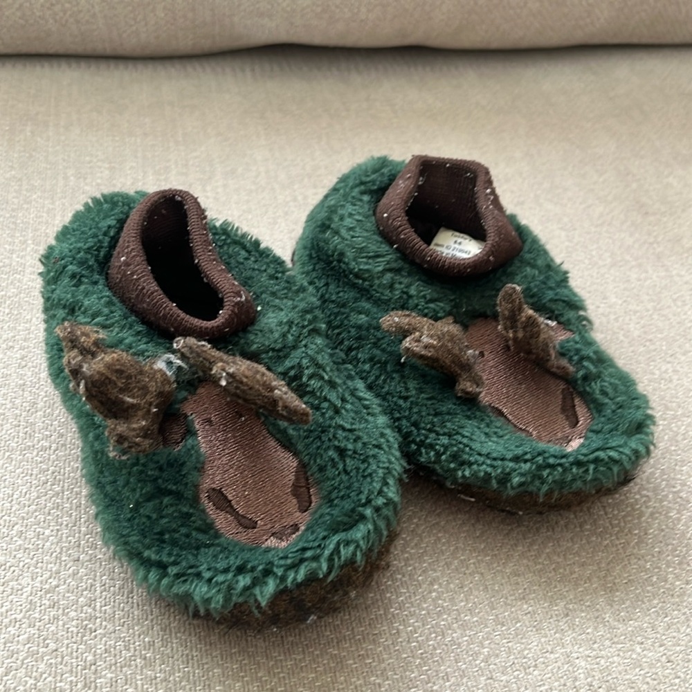L.L. Bean toddler boys Moose slippers size  5-6